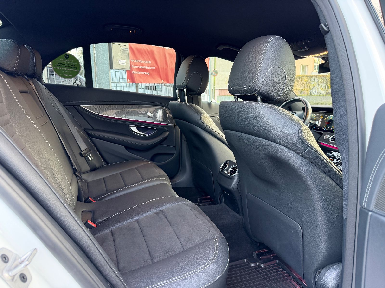 Fahrzeugabbildung Mercedes-Benz E 220d AMG*JUNGE STERNE*MUTLIBEAM*BURMESTER*AHK