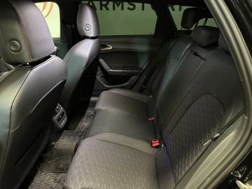 Fahrzeugverkauf 24 Seat Leon Sportstourer 1.5 FR Black Ed. AHK Kamera