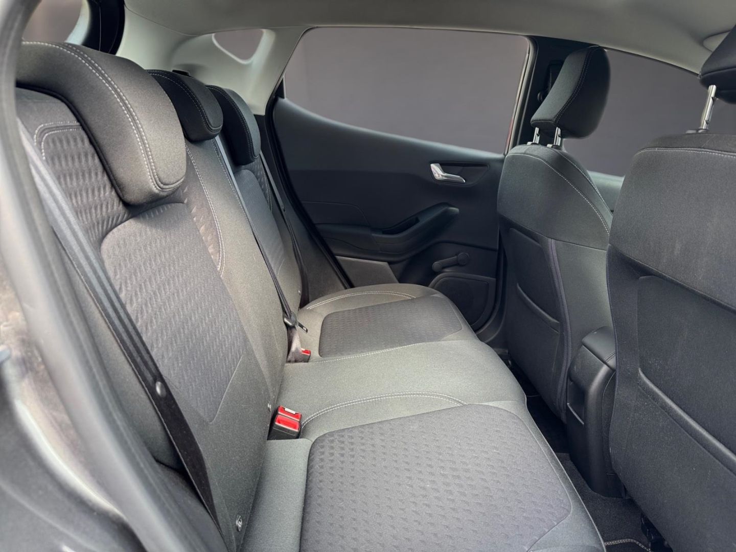 Fahrzeugabbildung Ford Fiesta Titanium SHZ Spurhalteass. Notbremsass. T