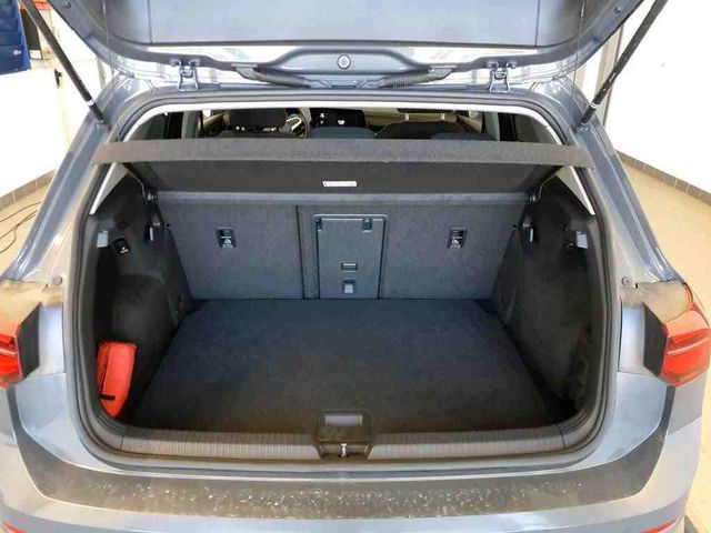 Golf VIII 2.0TDI DSG ACTIVE IQ.LIGHT+AHK+ACC+HUD