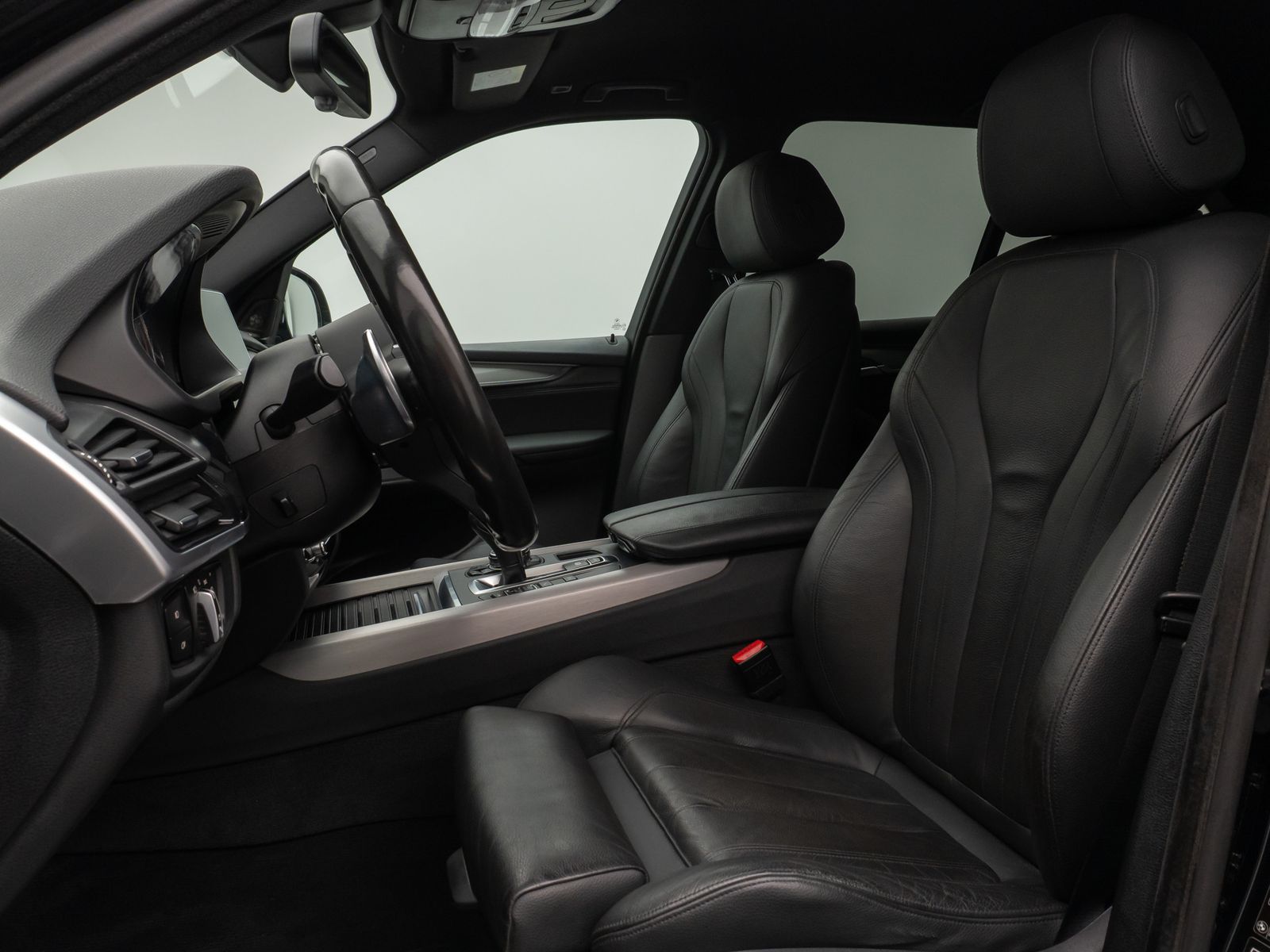 Fahrzeugabbildung BMW X5 M50d Kamera H/K NaviPro Xenon AHK Alarm