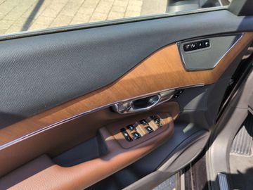 Volvo XC90 - 9