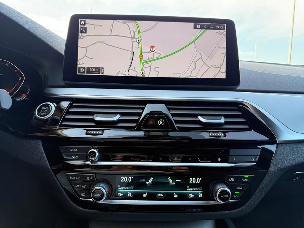 BMW 530i Touring Aut. AHK Business RFK SHZ Driv.Ass foto 24