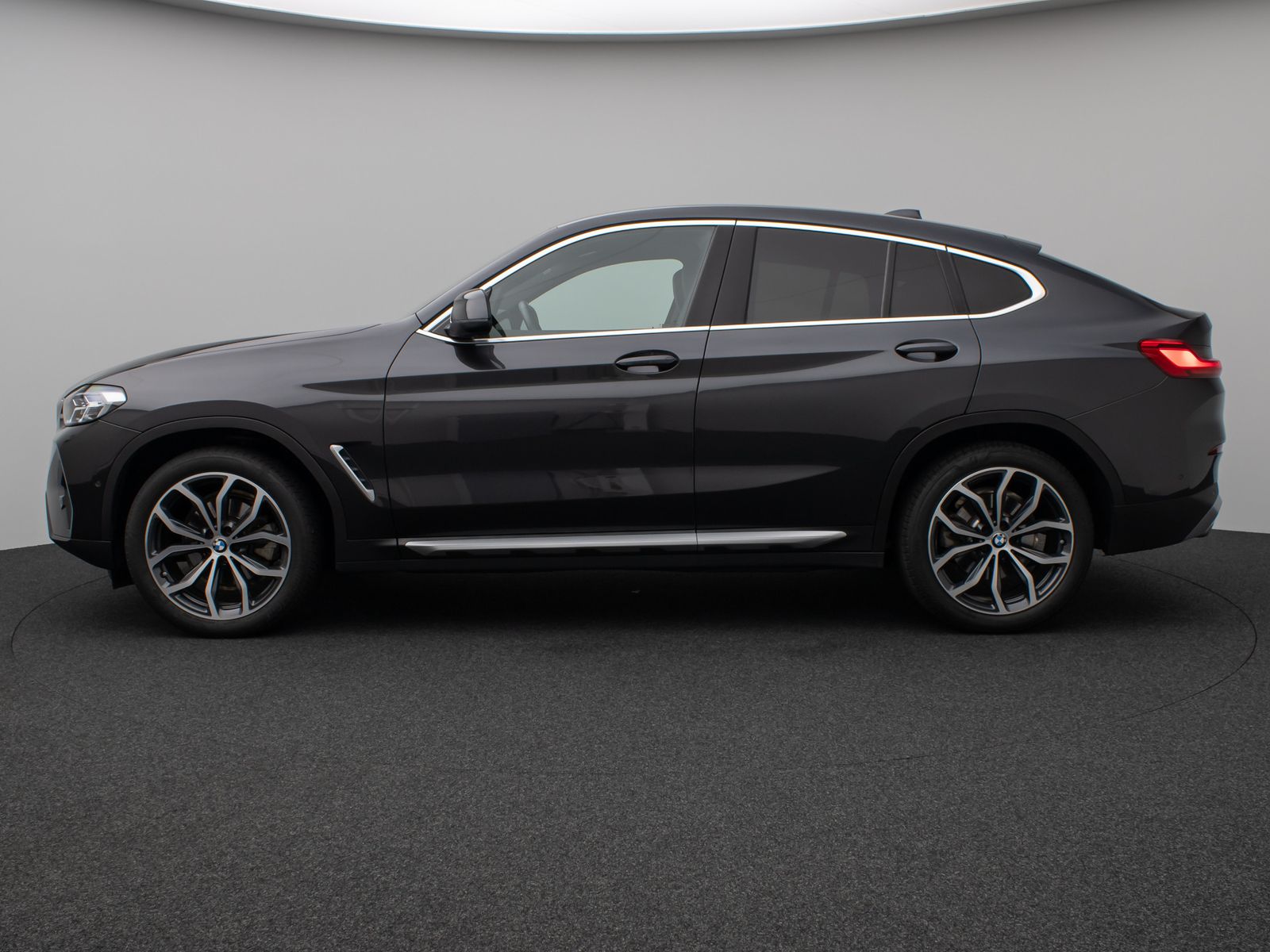 Fahrzeugabbildung BMW X4 xD20d Kamera DAB Lenkrhzg AHK Sport 20Zoll