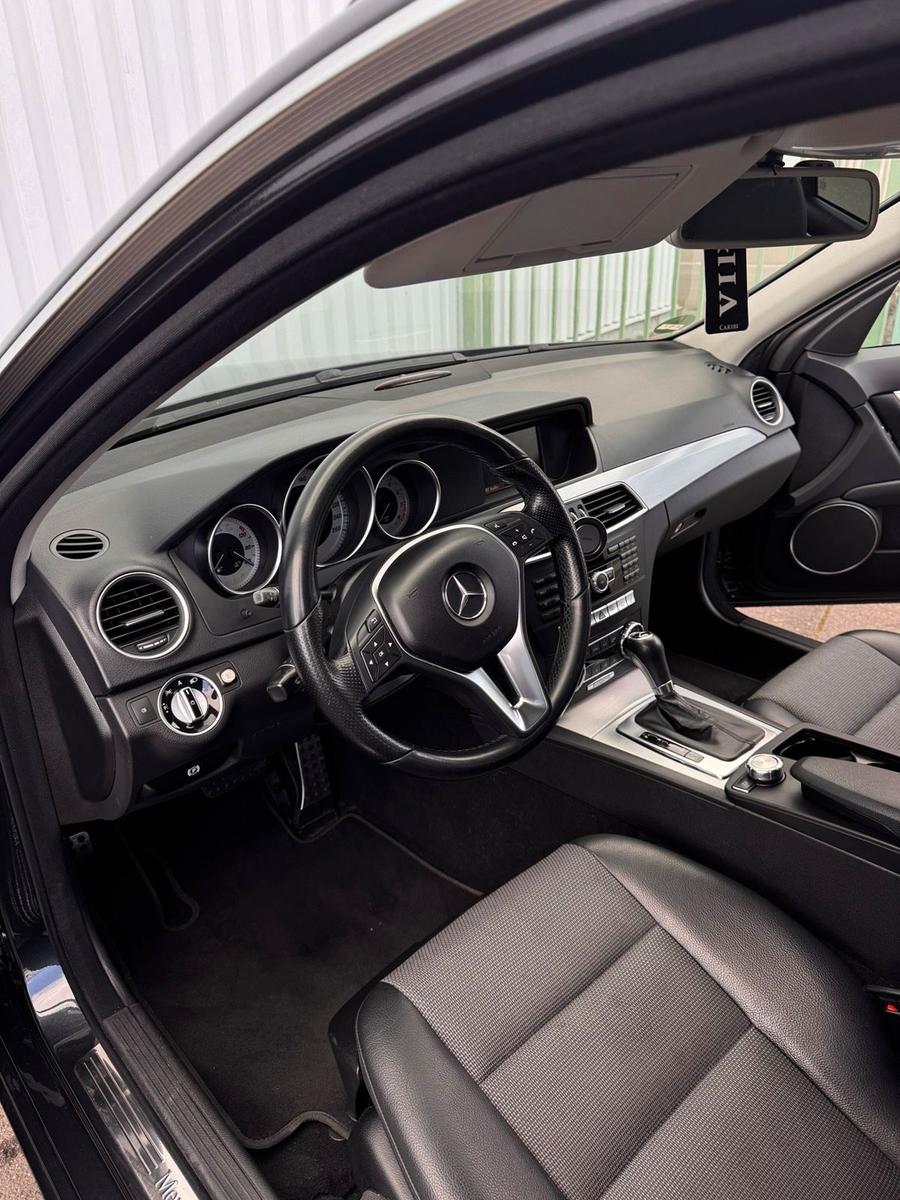 Mercedes-Benz C200 2011 — photo 5