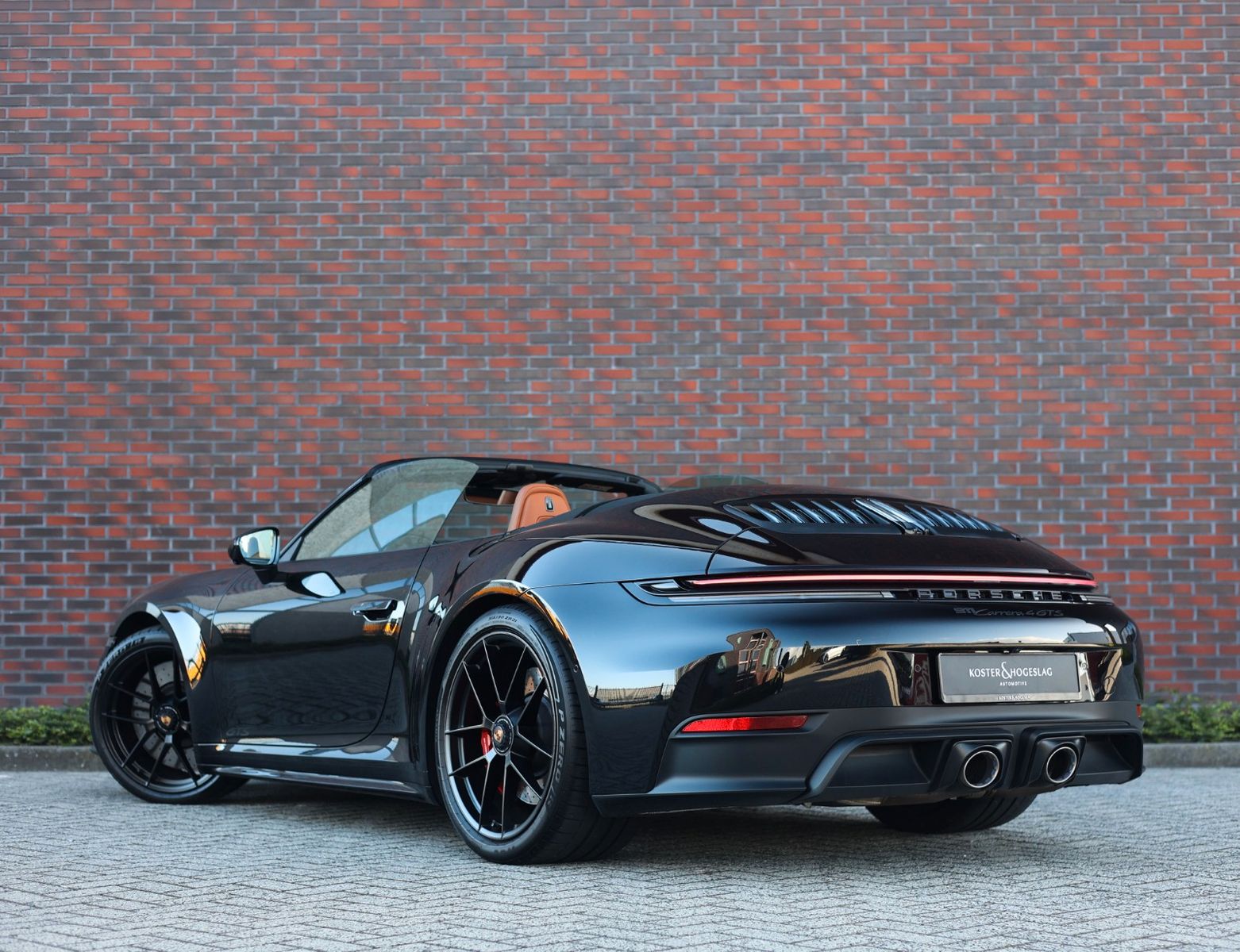 Porsche 911 Carrera 4 GTS Cabriolet imagem 2