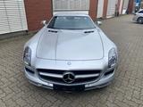 Mercedes-Benz SLS AMG 6.3 V8  original nur 2.900 Kilometer - Mercedes-Benz SLS AMG: Privatanbieter