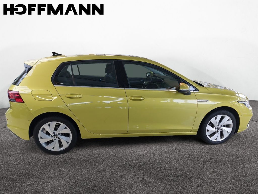 Fahrzeugabbildung Volkswagen Golf 1.5 TSI Style Panorama ACC Licht&Sicht