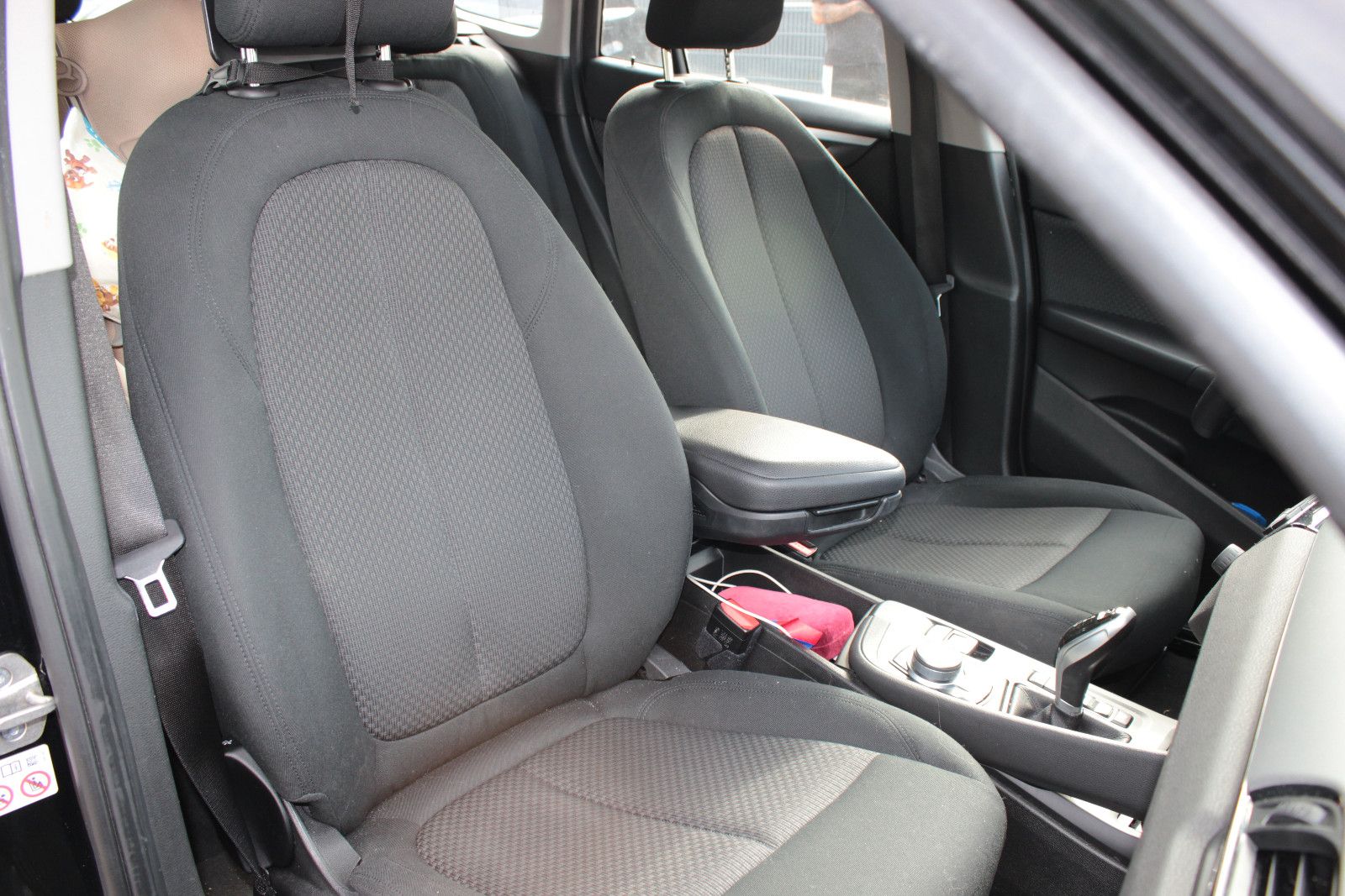 Fahrzeugabbildung BMW X1 sDrive 18 i