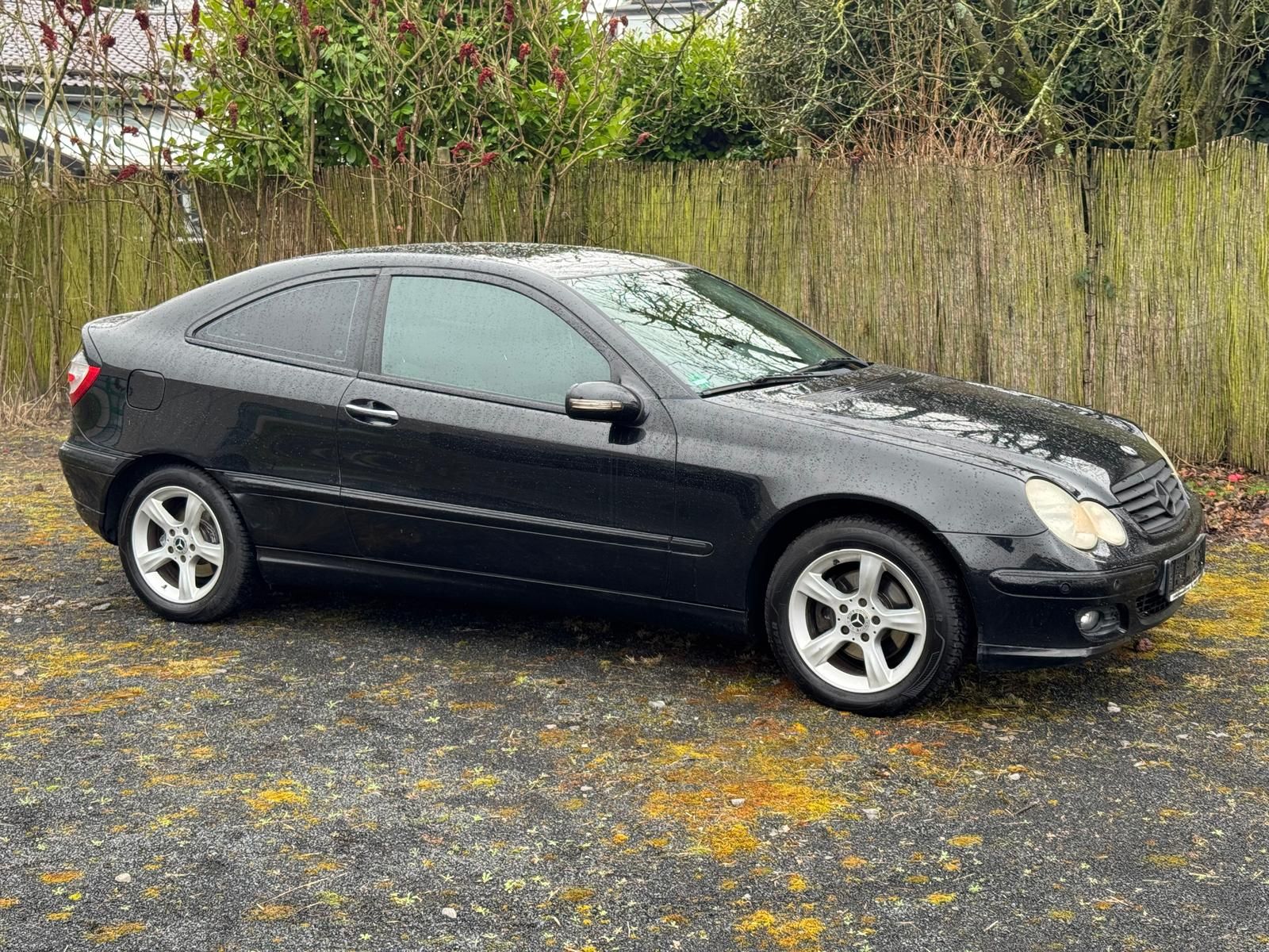 Fahrzeugabbildung Mercedes-Benz C 160 1.8 AUTOMATIK/SITZHZG/PDC/SCHECKHEFT/KLIMA