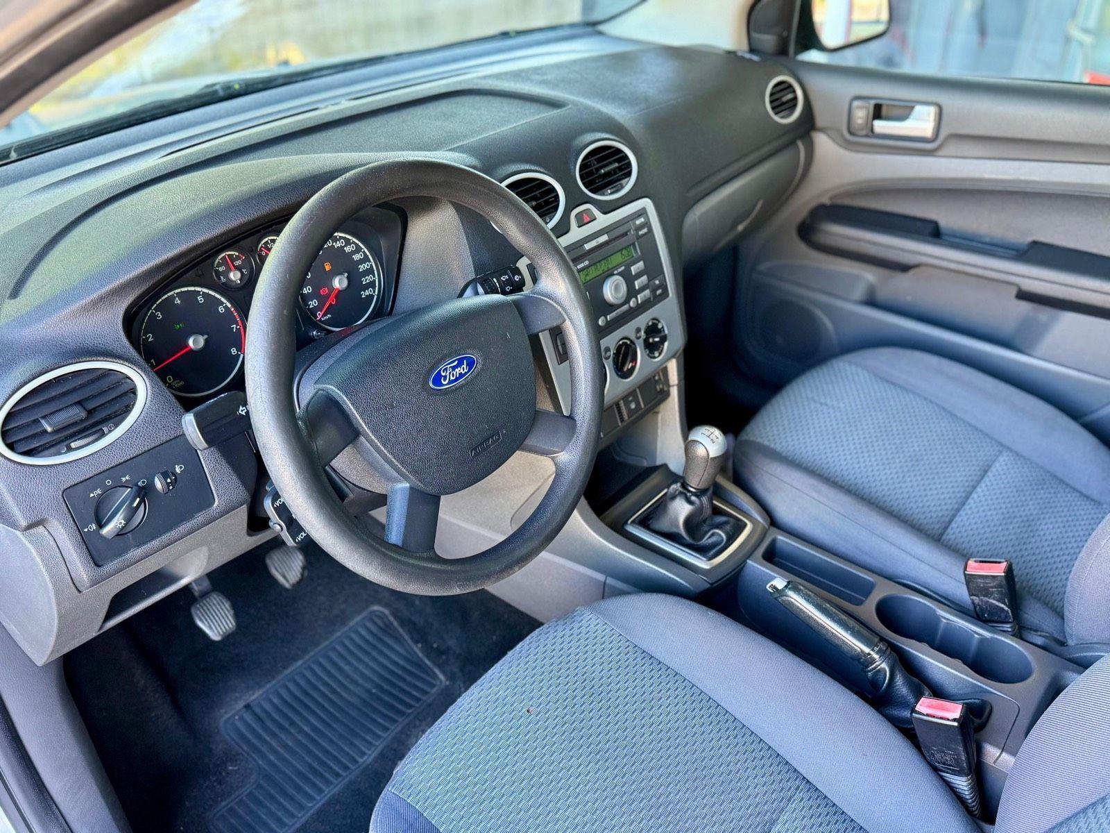 Ford Focus 2005 — photo 9