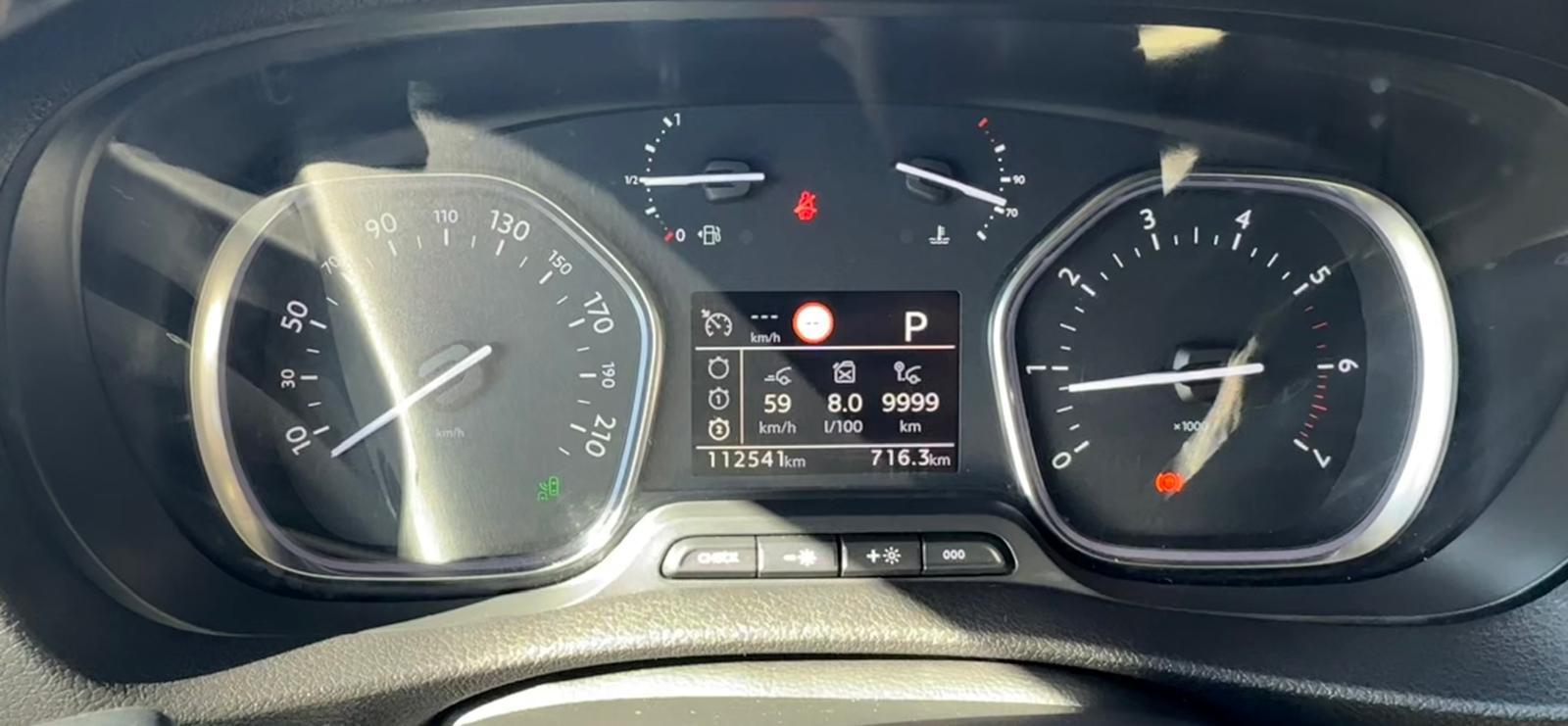 Opel Vivaro Automatik Elegance Standheizung PDC 177Ps