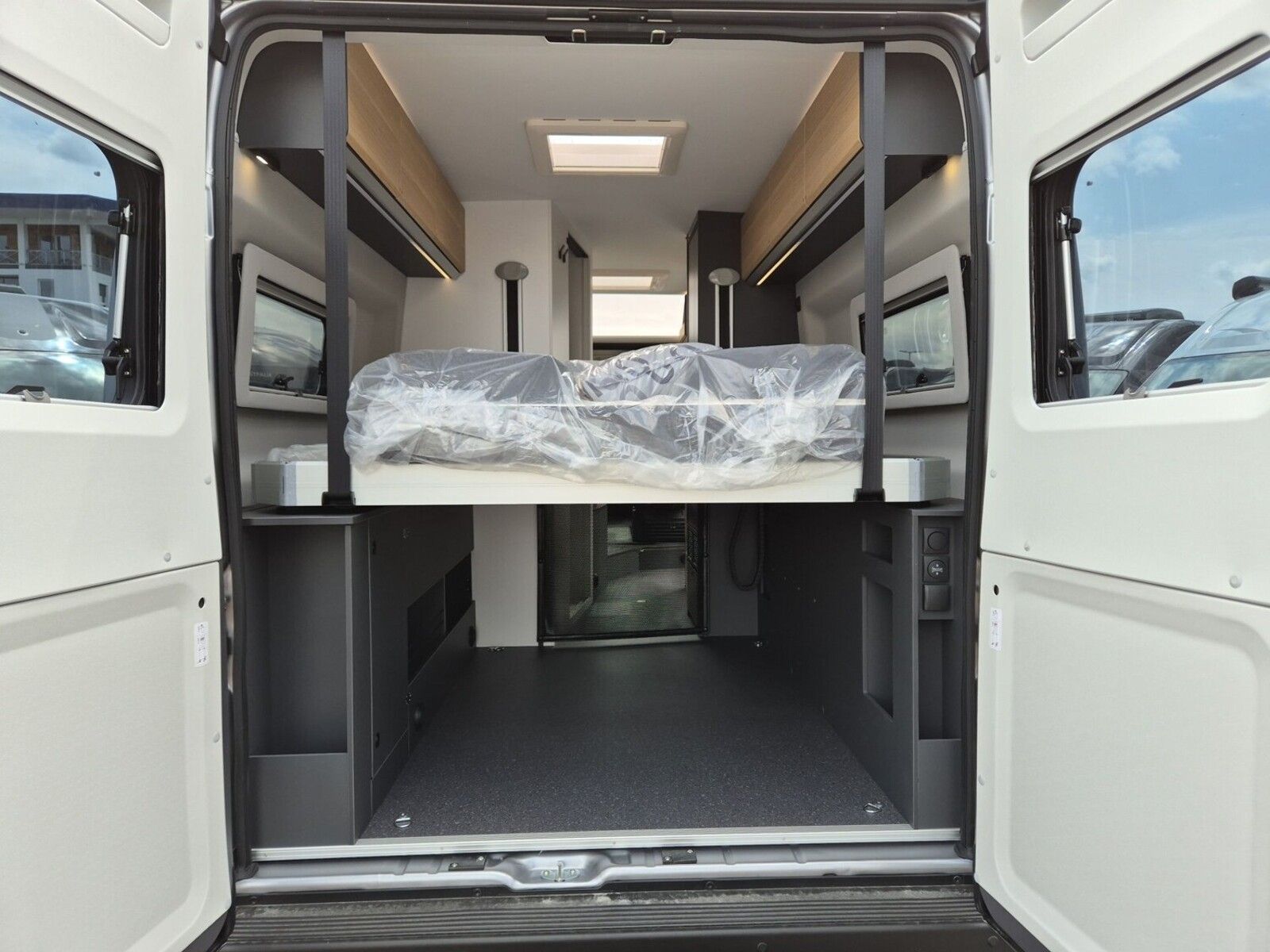 Fahrzeugabbildung Adria Twin 640 SGX 60Y Fußbodentemp.138l Kühlschrank