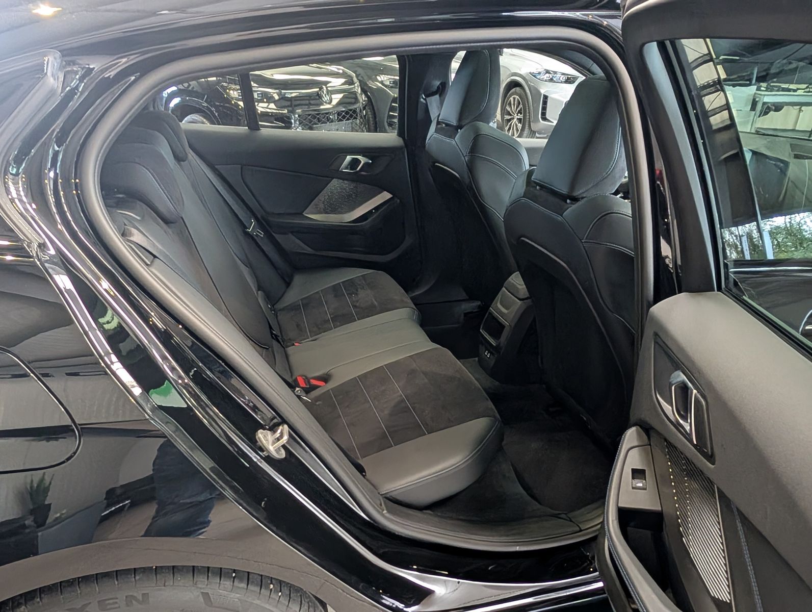 Fahrzeugabbildung BMW 118 d M-Sport Premium Ad-LED Cam Pano Alcan 18"