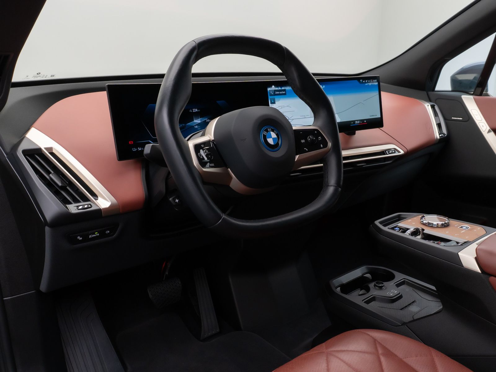 Fahrzeugabbildung BMW iX xD50 Sport Panorama 360°Laser H/K SoftCl 22"