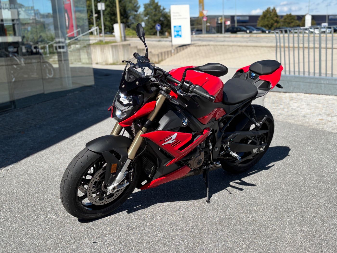 Fahrzeugabbildung BMW S 1000 R 3 Pakete, Carbonräder, Frästeile