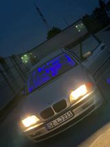 BMW 318i - E46 - BMW 318 aus 2000: 318i