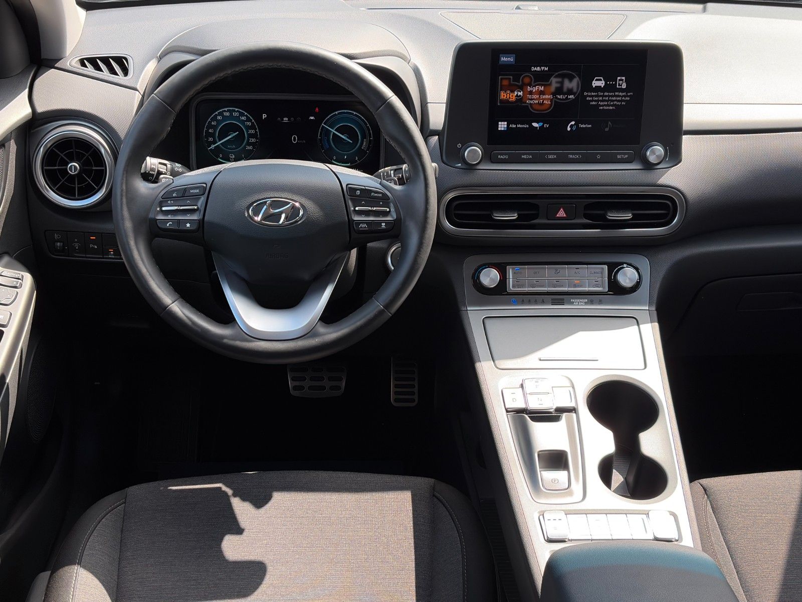 Fahrzeugabbildung Hyundai KONA E Trend SHZ LHZ ACC LKA LFA CarPl. LED WiFi