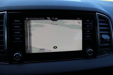 Bild 10 Skoda Karoq 2.0 TDI DSG Ambition Navi App Pano PDC DAB