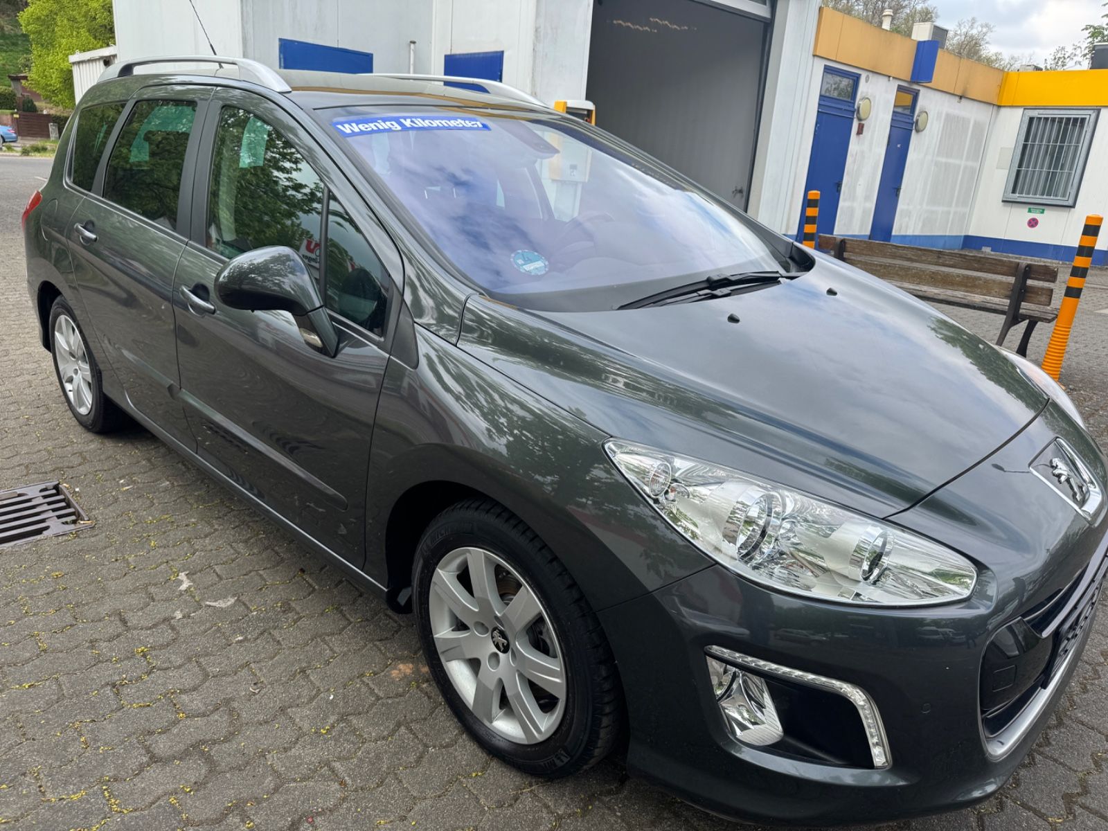 Fahrzeugabbildung Peugeot 308 SW Panorama+Klima+Bluetooth