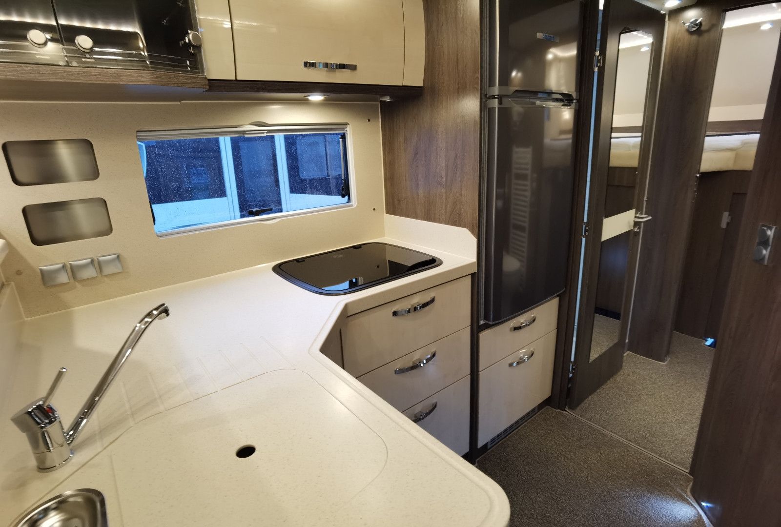 Fahrzeugabbildung Phoenix Maxi-Alkoven 7900 QRSL Modell 2025
