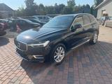 Volvo XC60 B4 Inscription AWD Leder,  Standheizung, - Volvo XC60: Geländewagen