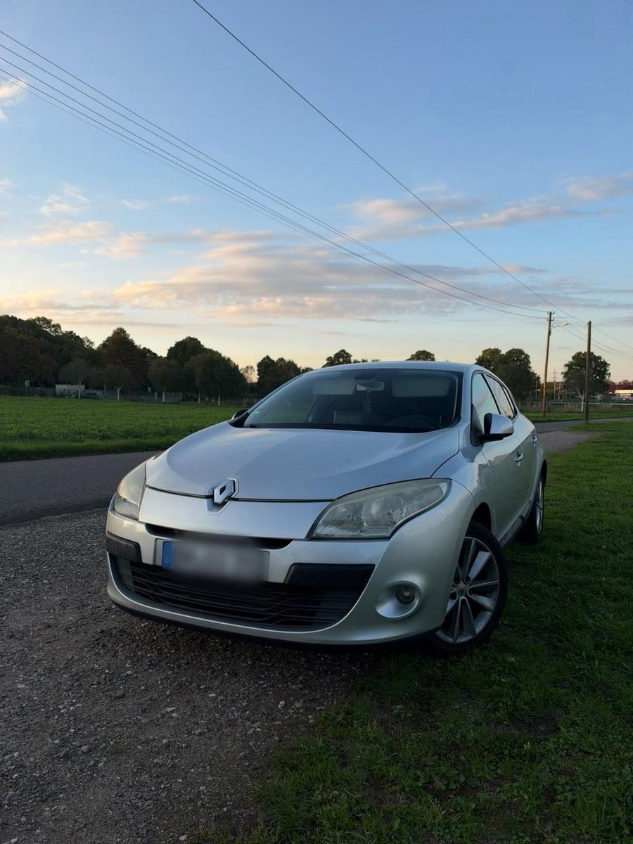 Renault Megane 2008 — rear view