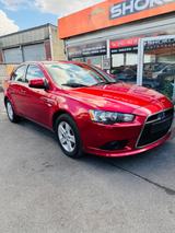 Mitsubishi Lancer Sportback Inform - rote Mitsubishi Lancer
