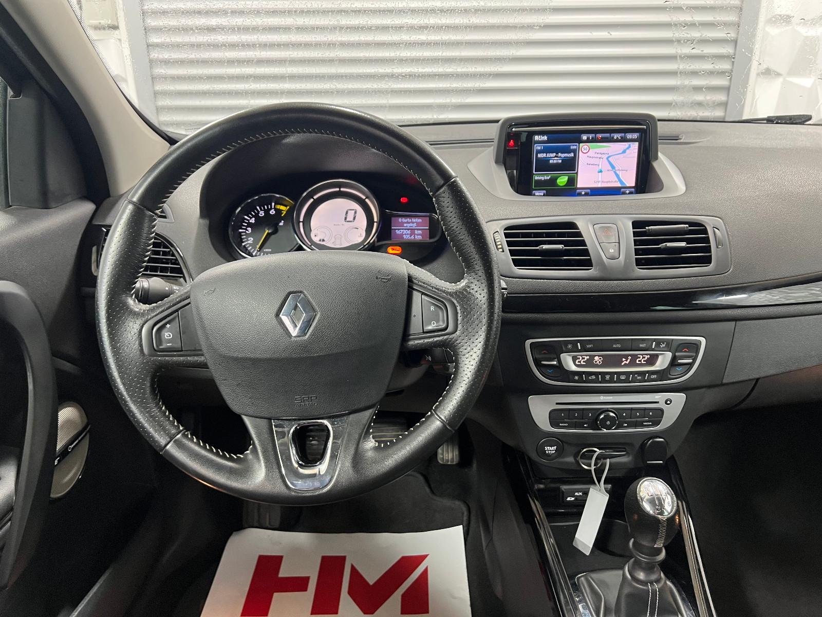Renault Megane 2015 — photo 26