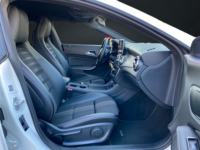 Mercedes-Benz CLA 180 Shooting Bra