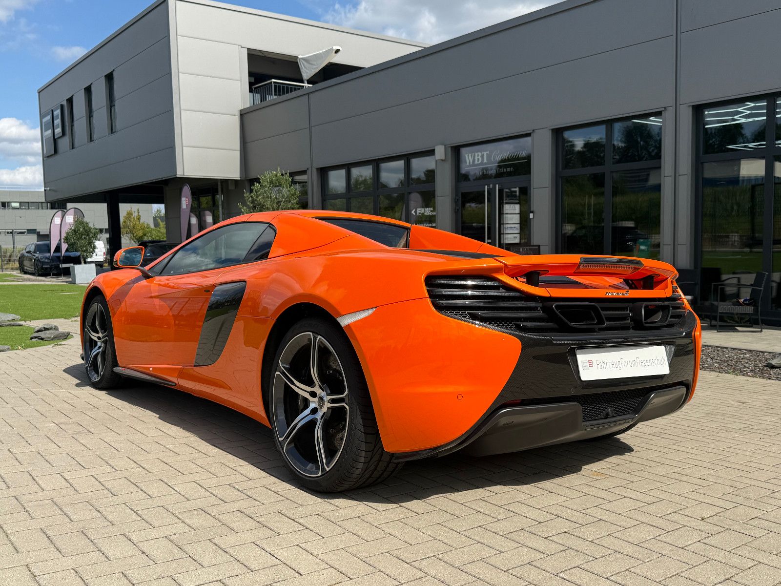 Fahrzeugabbildung McLaren 650S Spider-1.HD.-Carbon-TechPaket II-Sportausp.