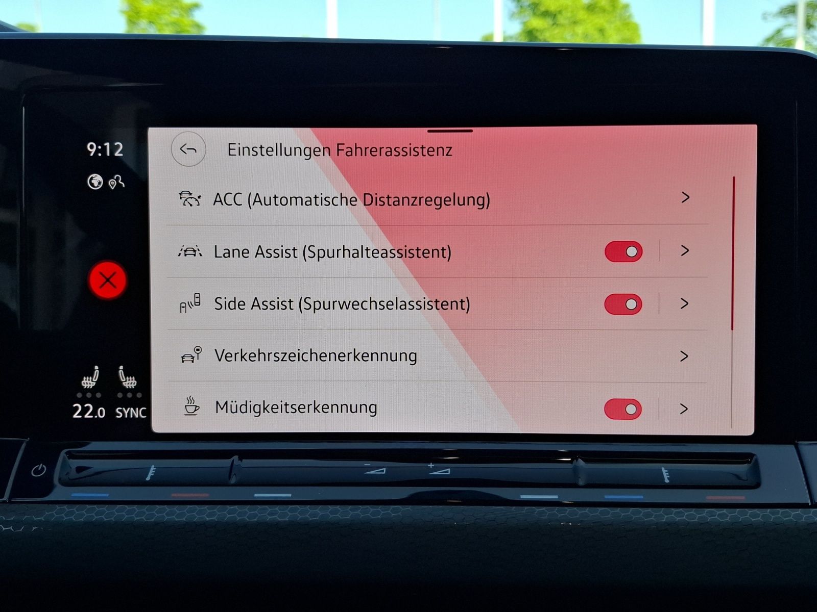 Fahrzeugabbildung Volkswagen Golf VIII GTI DSG Matrix AHK Navi Pano AID ACC R
