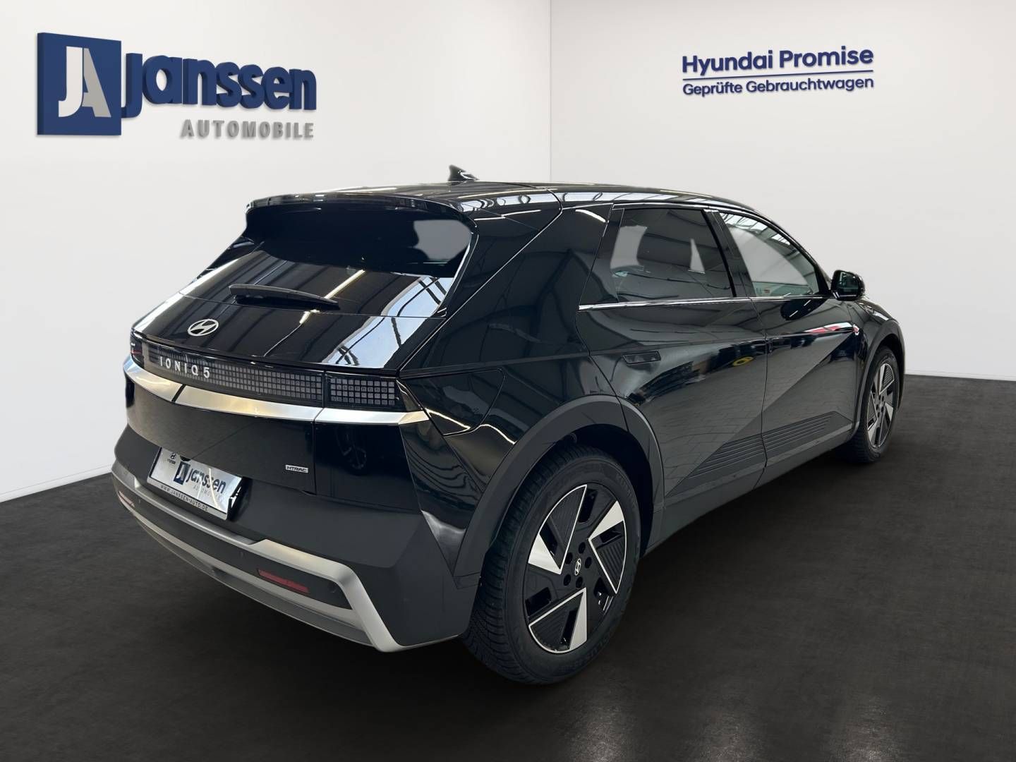Fahrzeugabbildung Hyundai IONIQ 5 84 kWh (325 PS) 4WD TECHNIQ-Paket