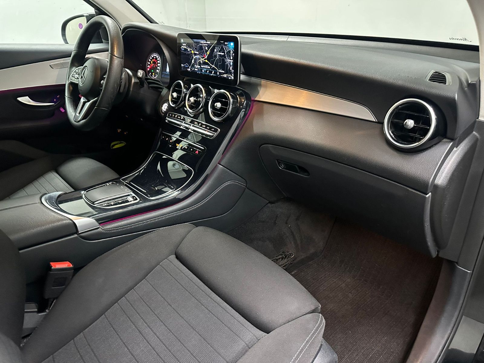 Fahrzeugabbildung Mercedes-Benz GLC 300 e 4MATIC Autom. *NIGHT*LED*AHK*