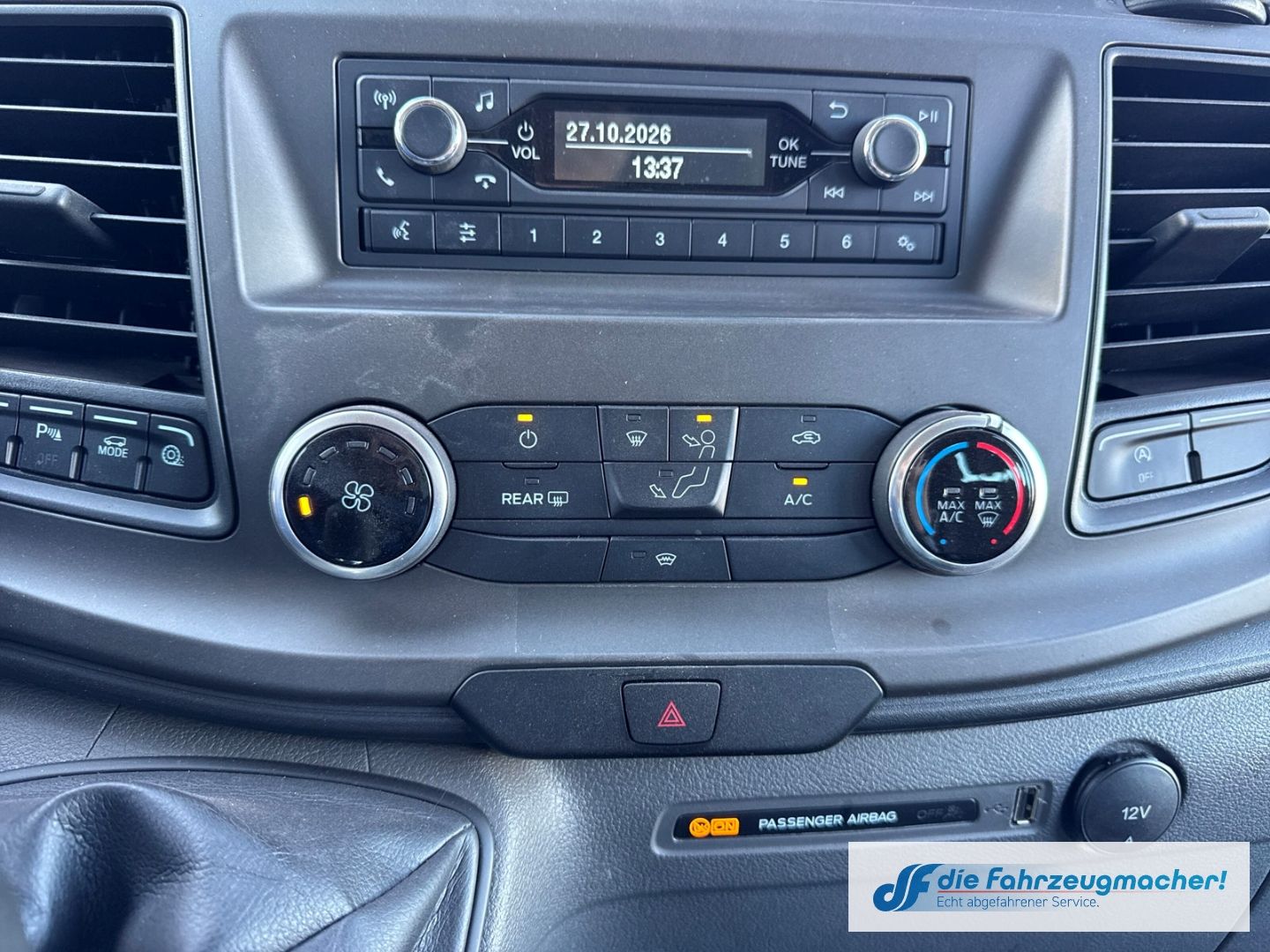 Fahrzeugabbildung Ford Transit Kombi 350 L3 Trend Behindertengerecht*74