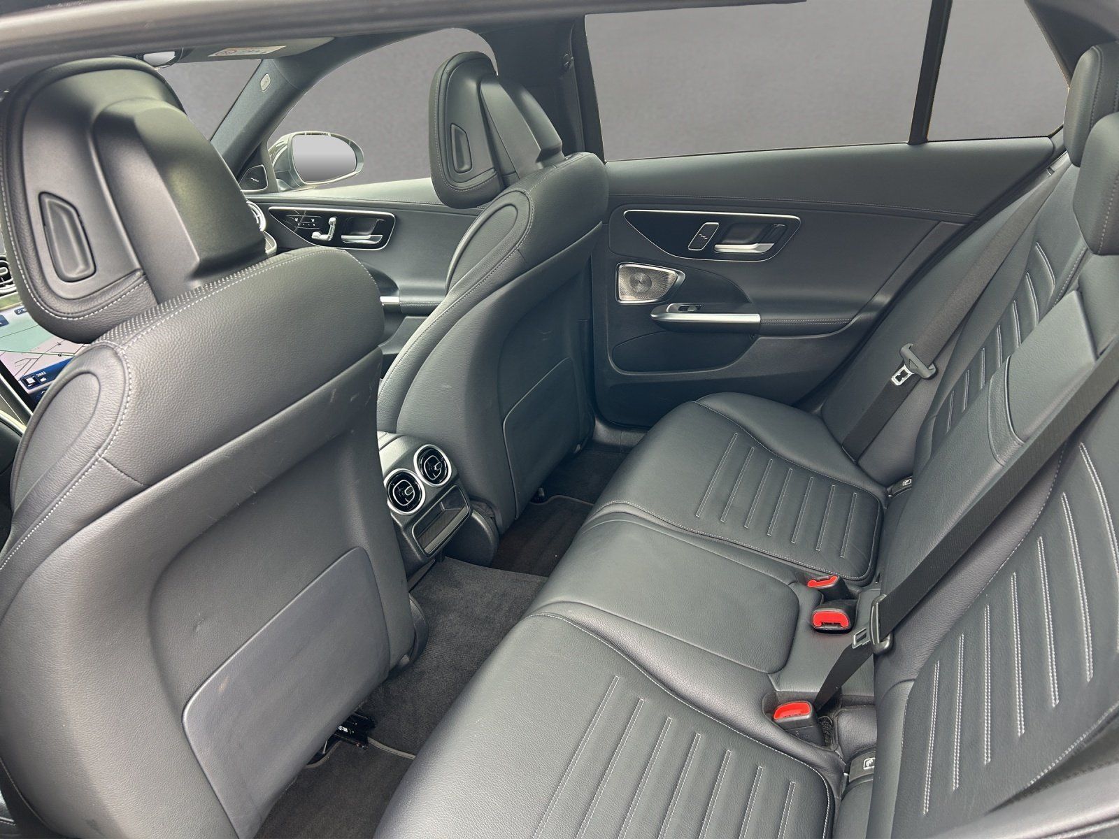 Fahrzeugabbildung Mercedes-Benz C300d T AMG Pano DISTRO DigiLED Busines AHK Memo