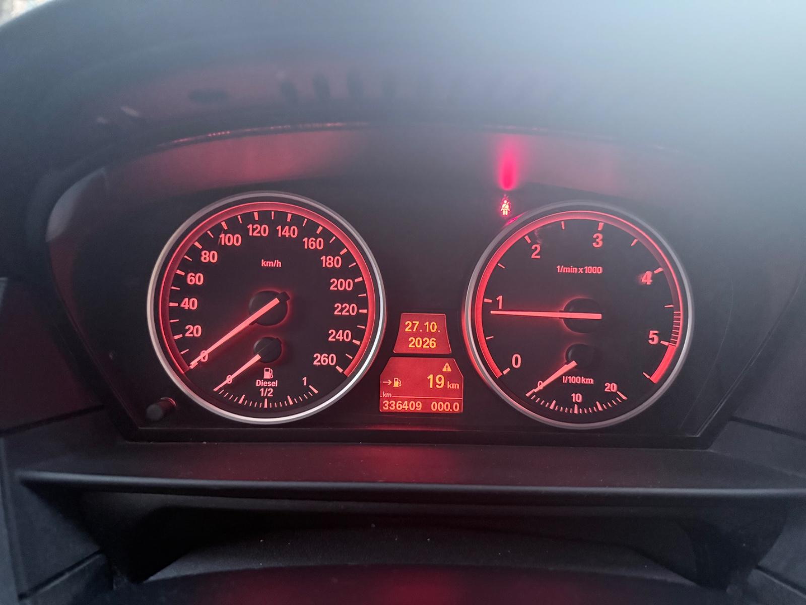 BMW 520 2010 — photo 9
