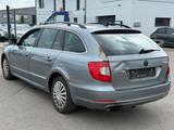 Skoda Superb Combi Ambition 2.0TDI /NAVI/EURO-5/PDC/ - Skoda Superb: 2.5