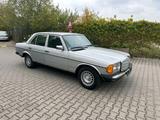 Mercedes-Benz Mercedes 230 E klasse H Kennzeichen - Mercedes-Benz 230 in Düsseldorf