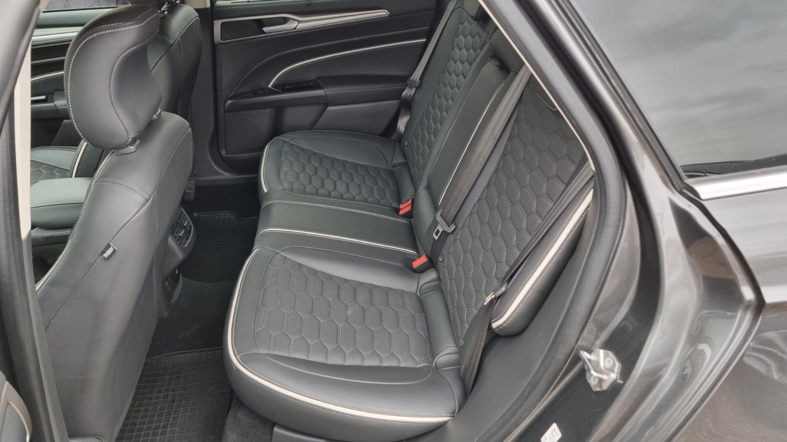Fahrzeugabbildung Ford Mondeo Turnier Vignale