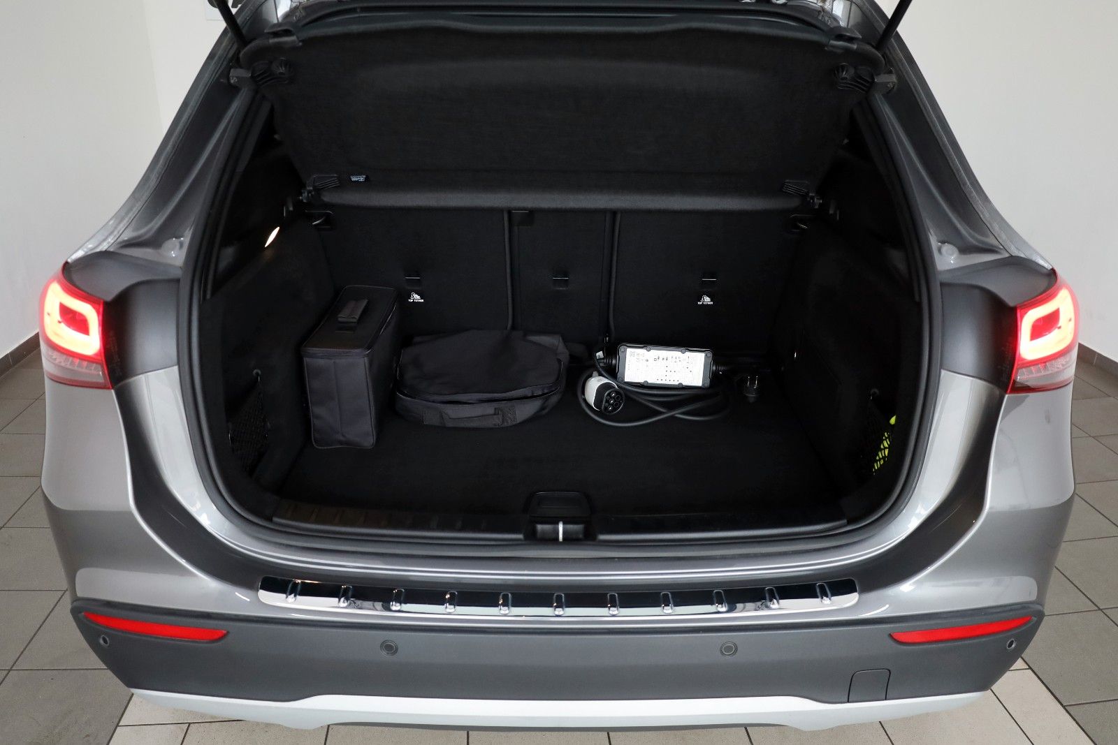 Fahrzeugabbildung Mercedes-Benz GLA 250e Style T-Leder,Navi,LED,SH,Park Paket