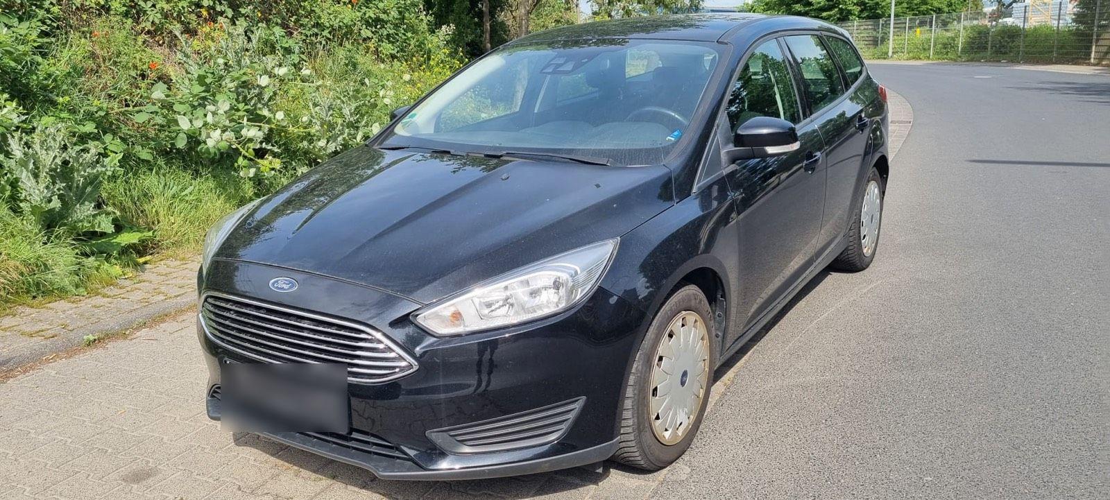 Ford Focus 2015 — interior