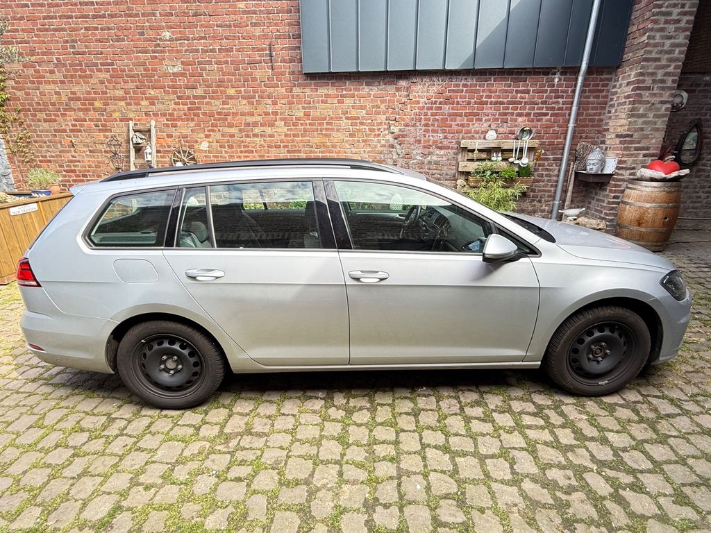 Image of Volkswagen Golf