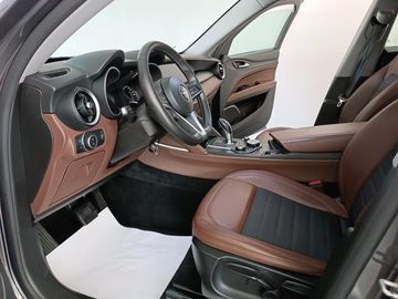 Alfa-Romeo Stelvio - 11
