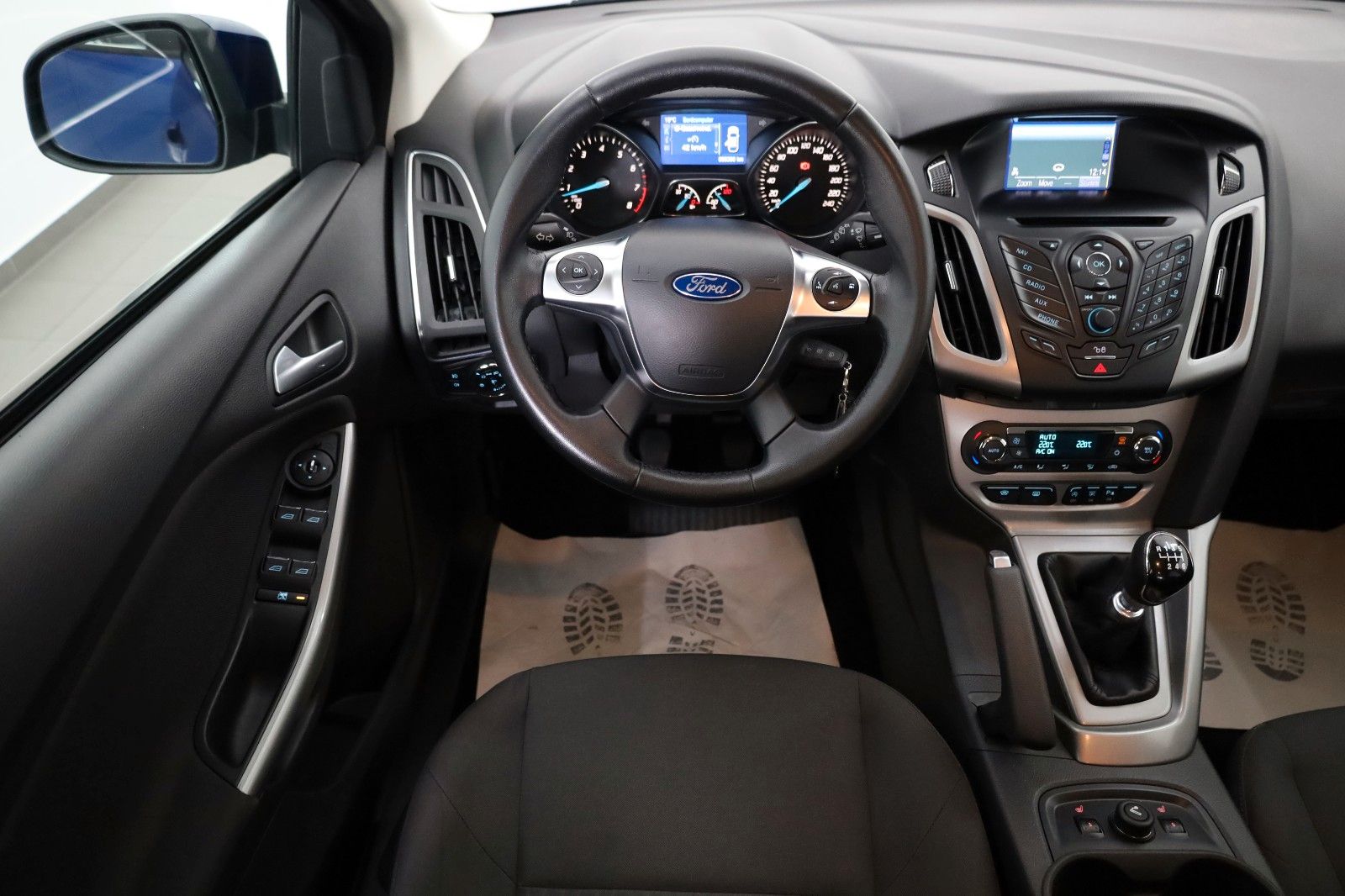 Fahrzeugabbildung Ford Focus Turnier Sync Edition Navi,SH,PDC,SR+WR