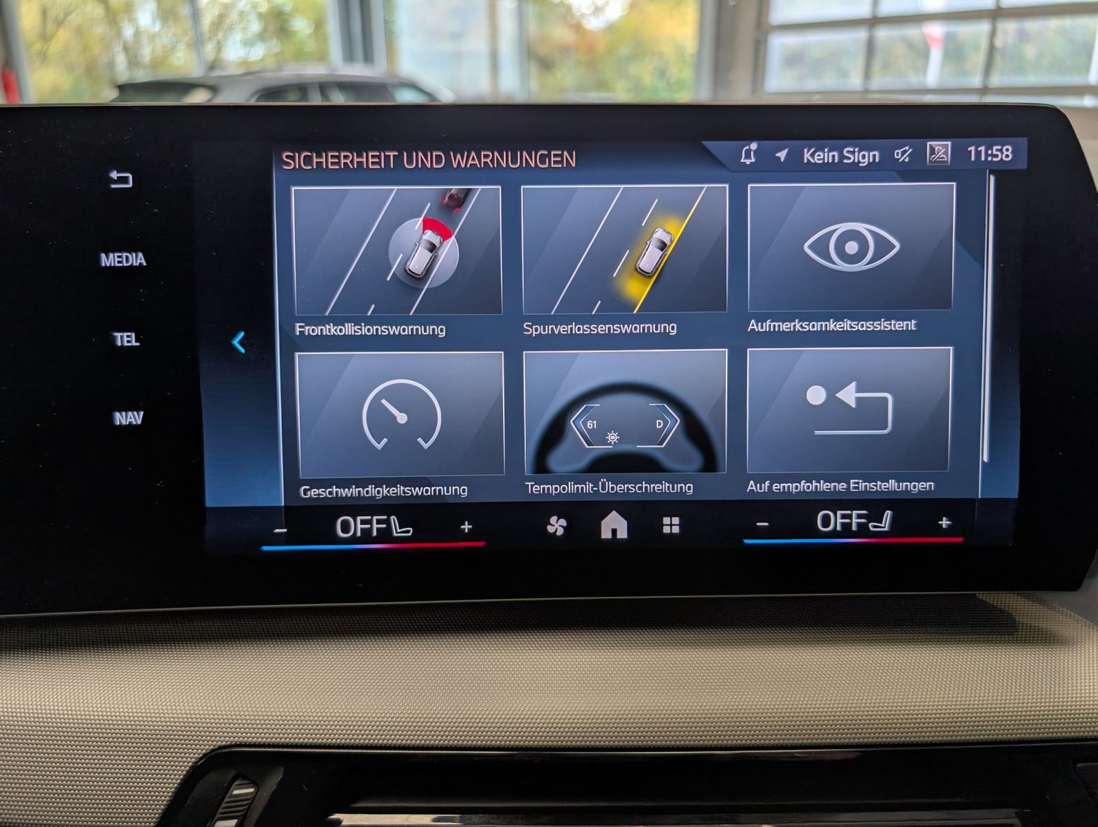 Fahrzeugabbildung BMW 218 Active Tourer i Travel-Pake LED Cam Pano AHK