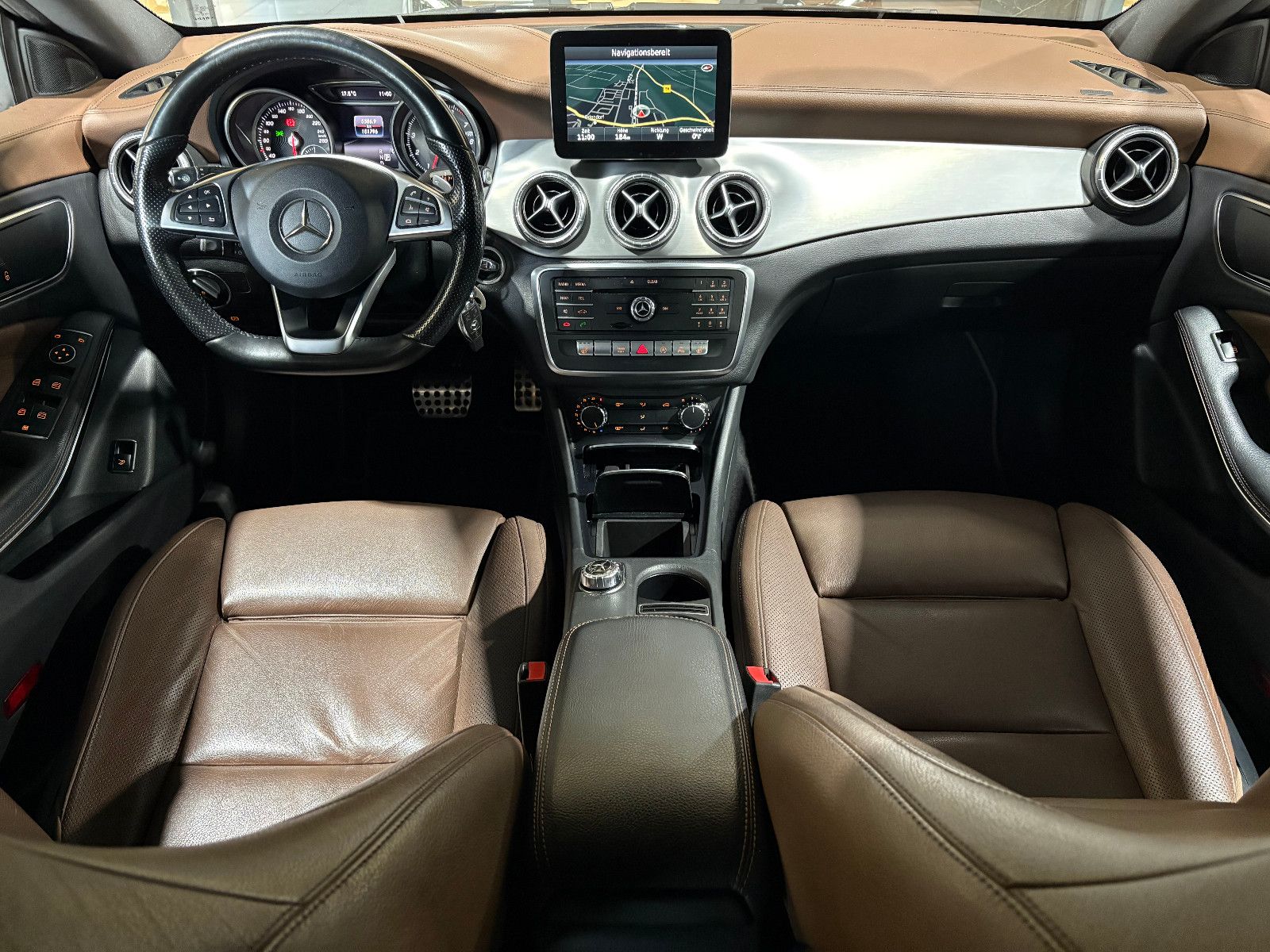 Fahrzeugabbildung Mercedes-Benz CLA 250/KAMERA/SHZ/NAVI/AMG-LINE/KLIMA/TEMPOMAT