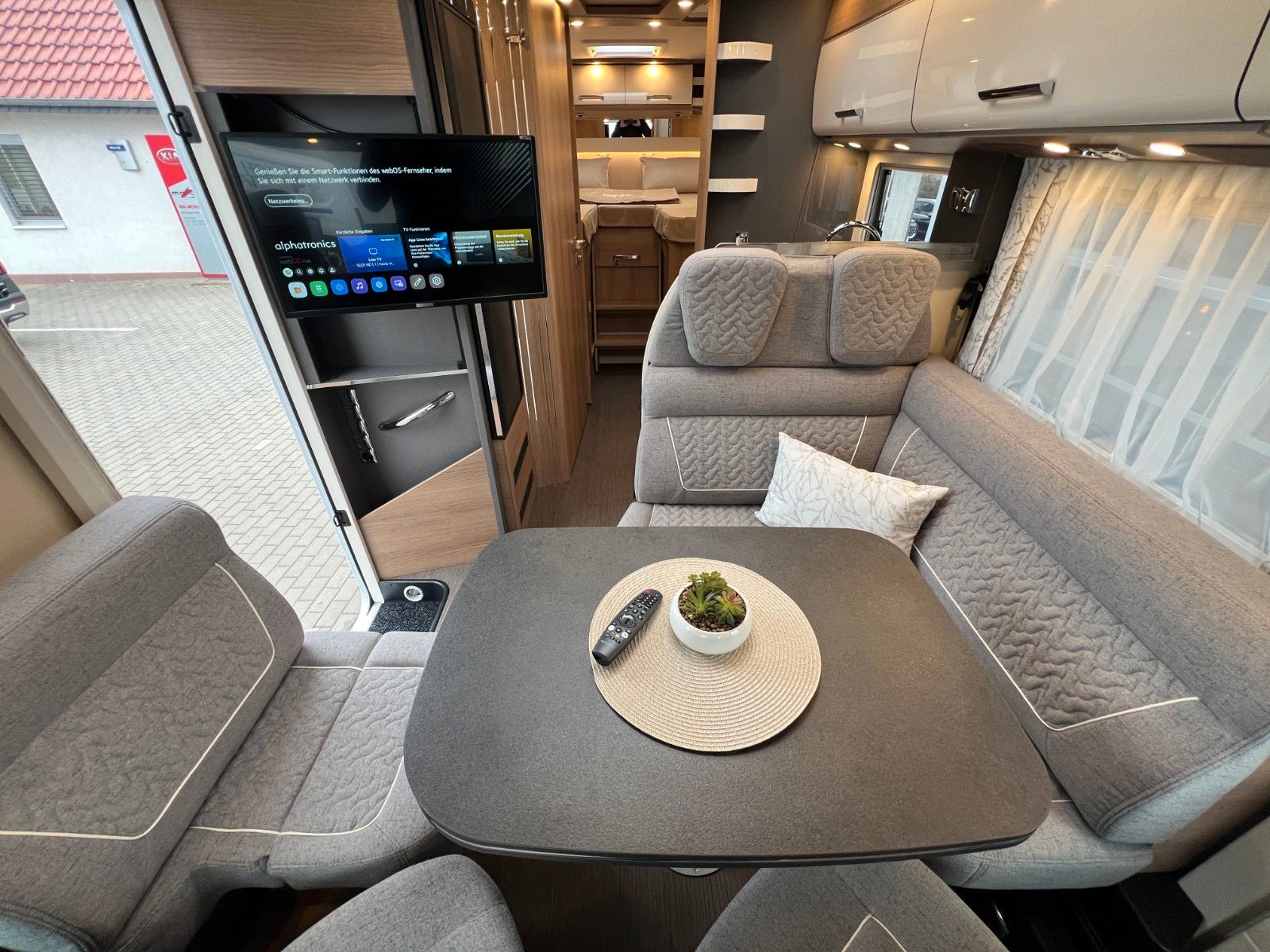 Fahrzeugabbildung Carthago C2-tourer I 145 RB-LE 4.2T Mercedes Benz
