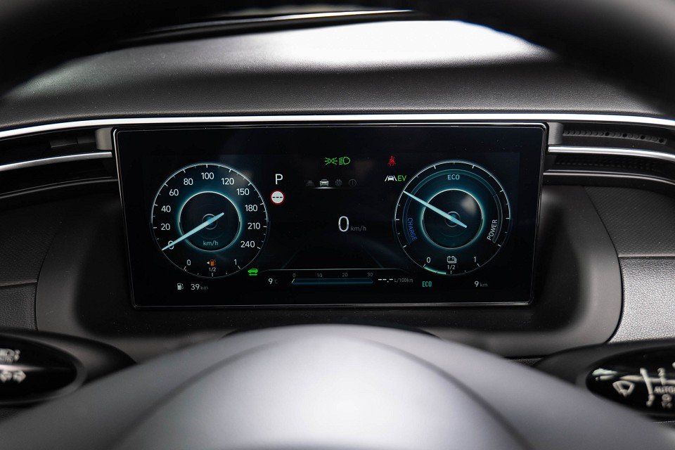 Fahrzeugabbildung Hyundai TUCSON Plug-in BASIS