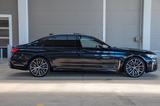 BMW M760Li xDrive V12  - BMW M760 mit Panoramadach